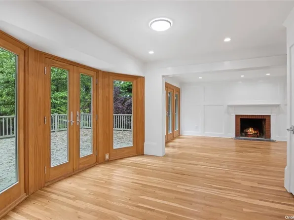 4 Wells Lane, Stony Brook, NY 11790