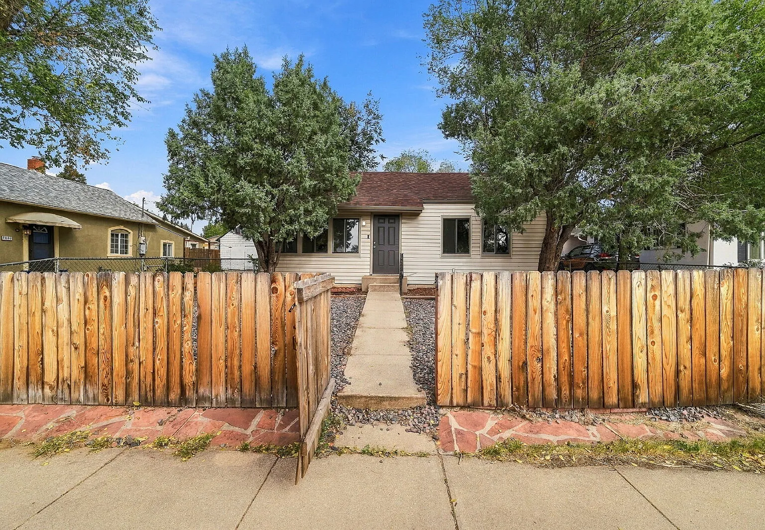 3 bed, 1.0 bath, 956 sqft, $1,855 — Photo 2
