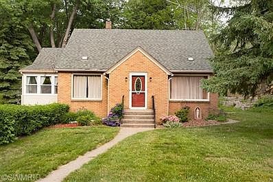 1st image of 945 Collindale Ave NW