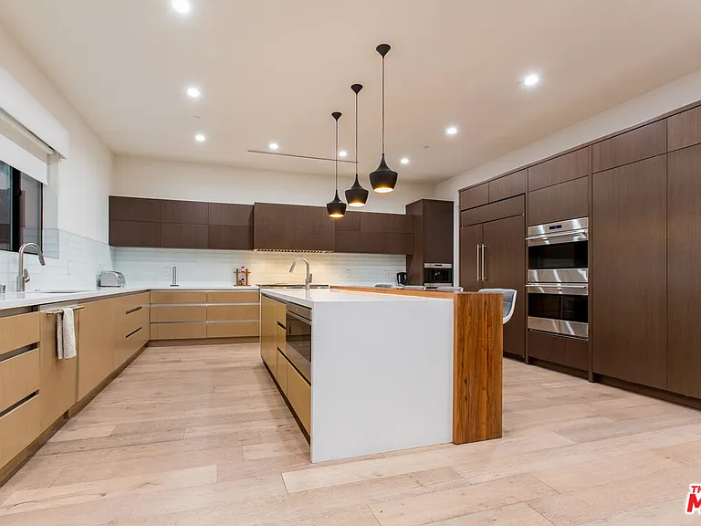 736 N Curson Ave — Photo 23