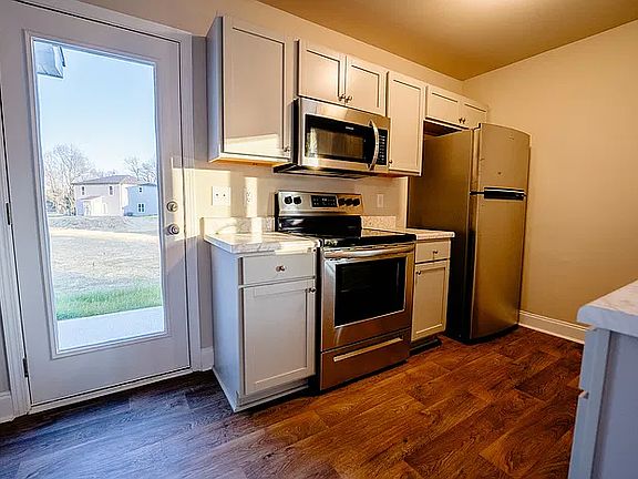 3rd image of 205 Cromer Rd #B