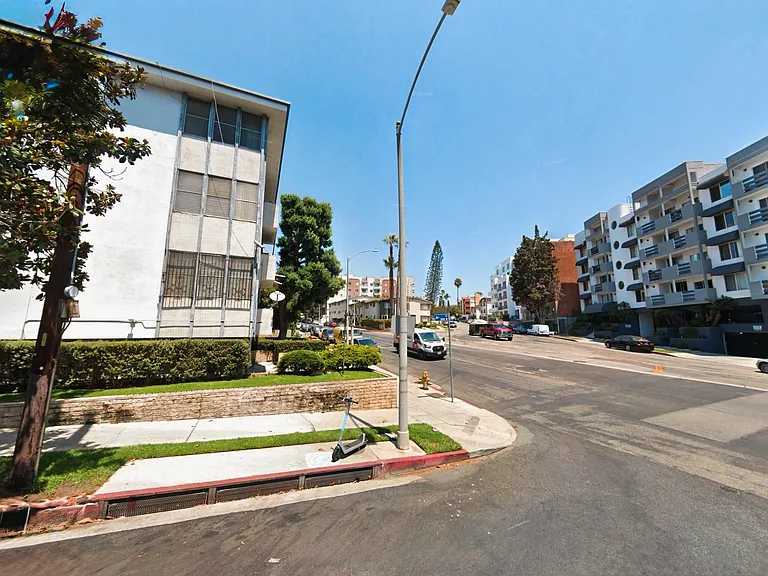 Hoover + 4th | North View