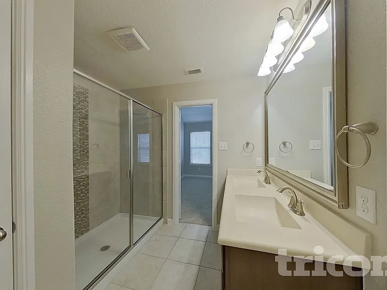 1214 Crescent View Dr — Photo 7
