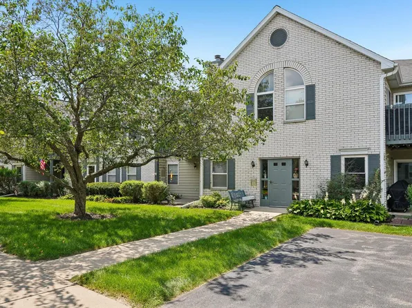 N25 W24069 River Park DRIVE #6, Pewaukee, WI 53072