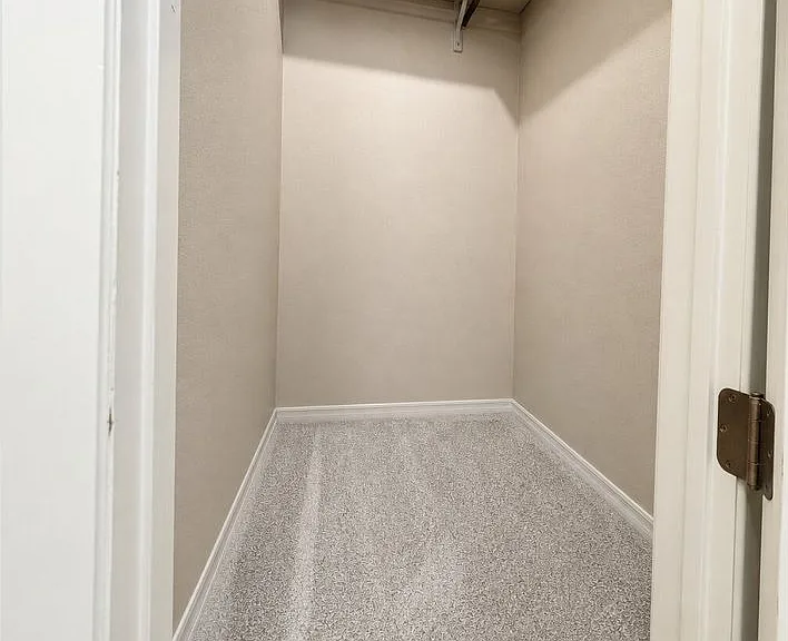 1105 Green Meadow Dr — Photo 3