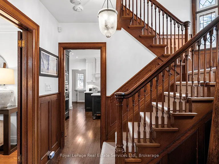 28 Thompson Ave — Photo 5