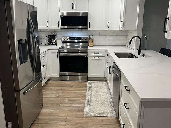 3rd image of 224 N Brighton Dr