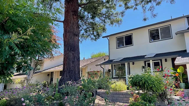 1240 Oak Knoll Dr — Photo 3