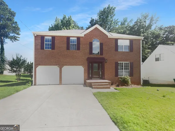 1043 Carriage Trace Cir, Stone Mountain, GA 30087