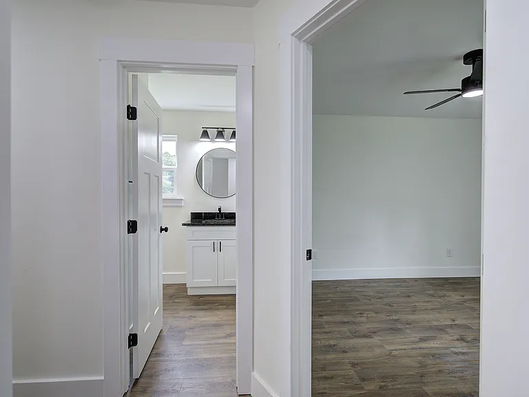 124 Robinhood Dr SE #B — Photo 9