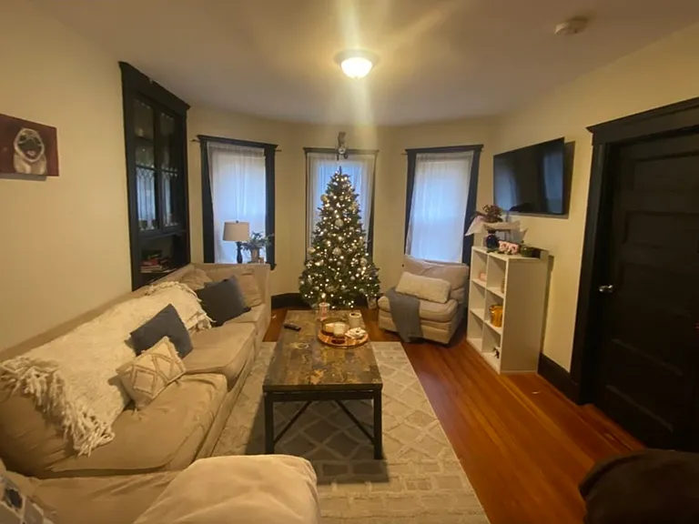 10 Taft St #1 — Photo 3