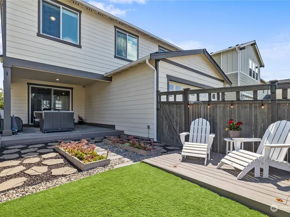 23433 Naches Peak Lane, Black Diamond, WA 98010