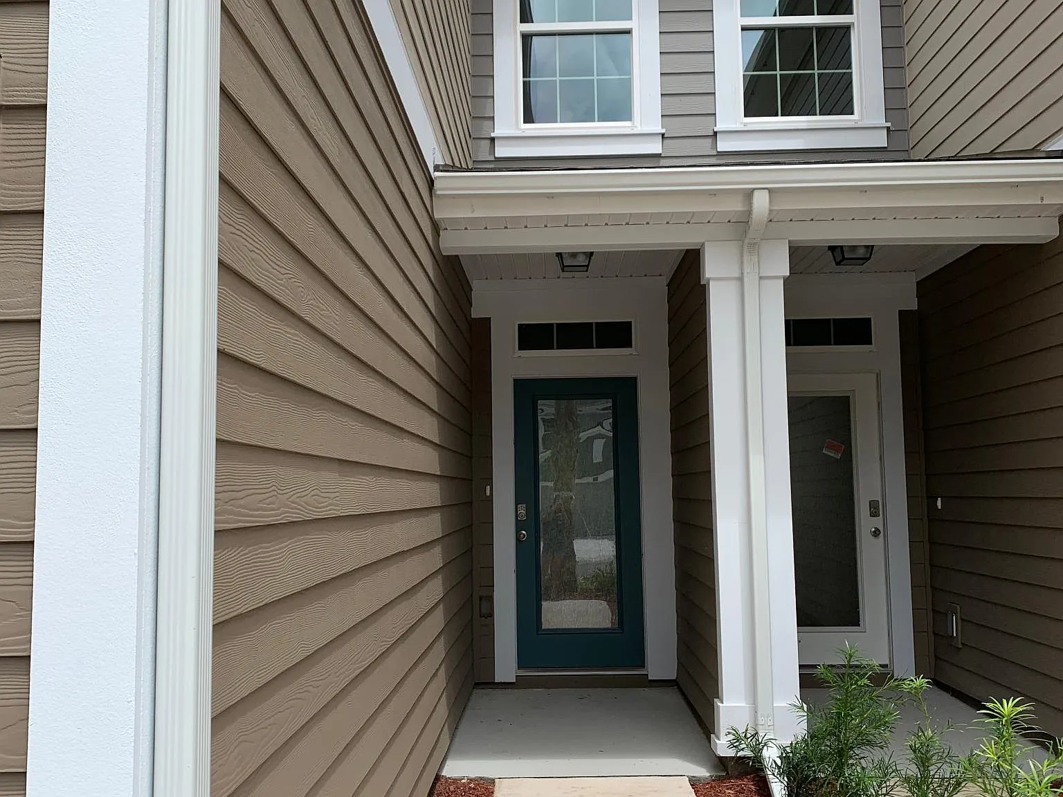 66 Bush Pl — Photo 2
