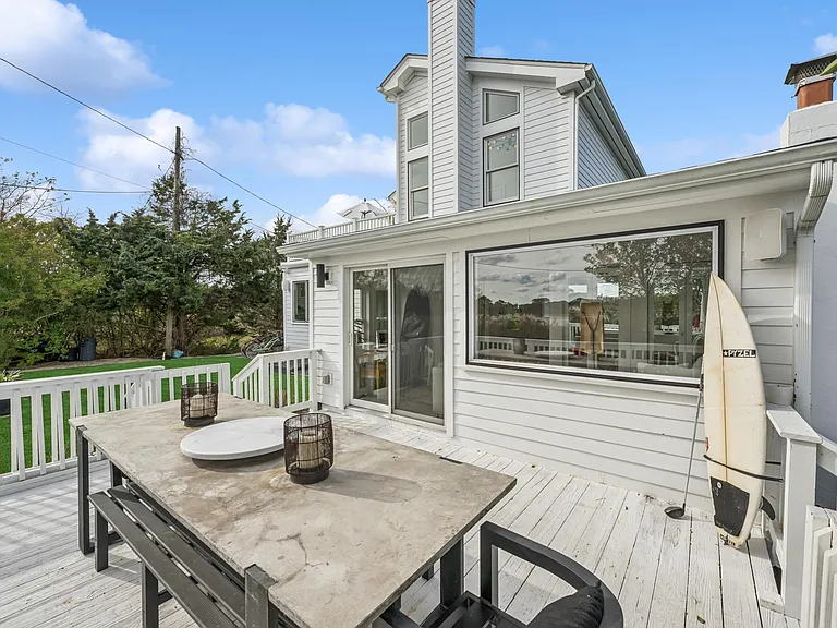 114 Little Neck Rd — Photo 31