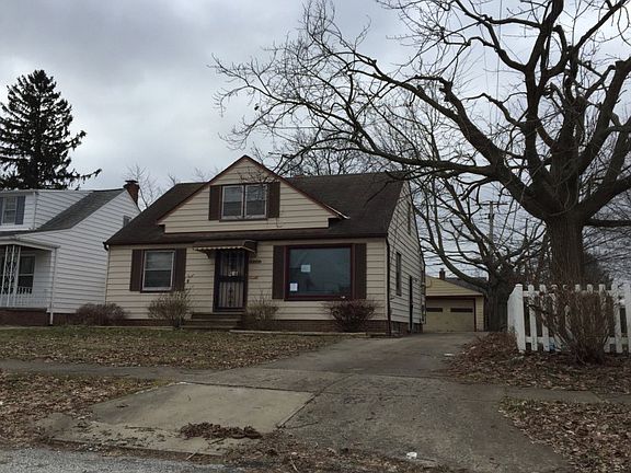 3rd image of 18104 Hazelwood Ave