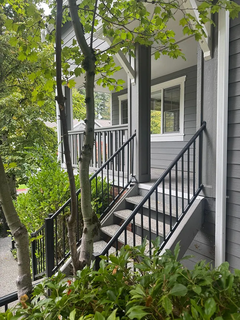 Issaquah Klahanie Townhouse — Photo 2
