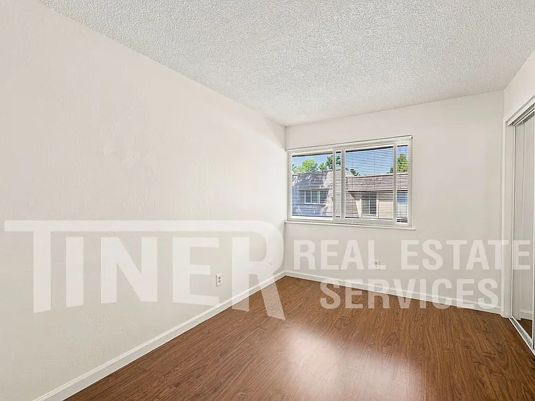 6060 Via Casitas — Photo 15