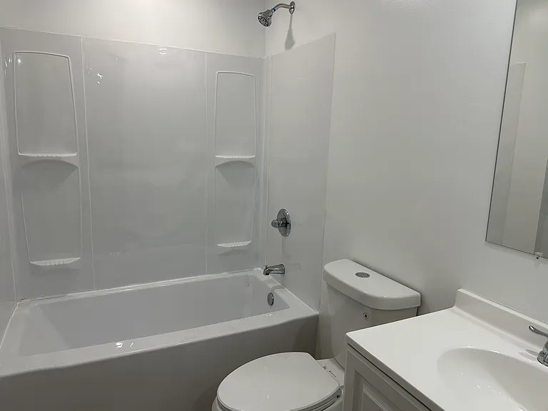1103 N 2nd Ave NW — Photo 6
