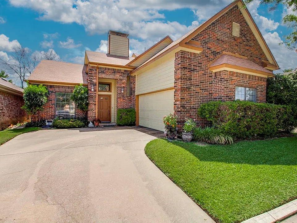 3224 Plumstead Dr