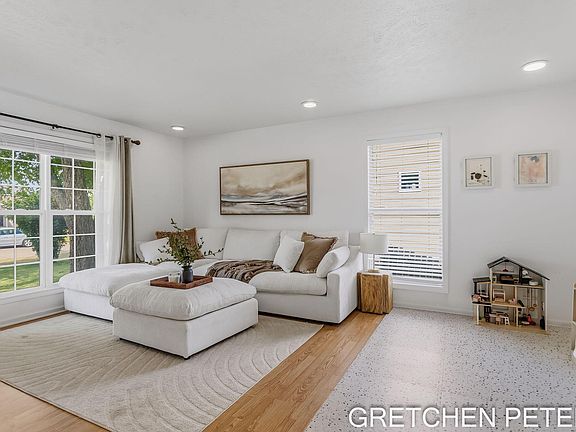 5th image of 3284 Crystal Valley Ct