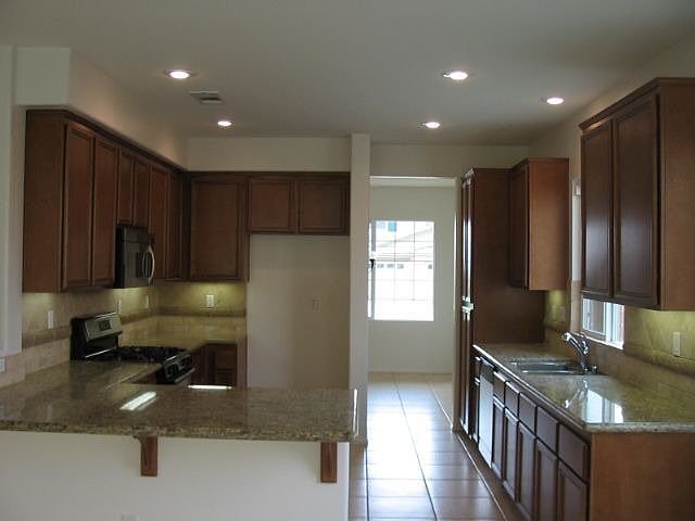 Granite/Tile Kitchen