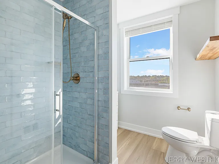 715 Butterworth St SW #4 — Photo 17