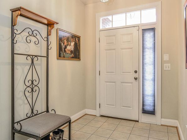 107 Washington Square Ct, Occoquan, VA 22125