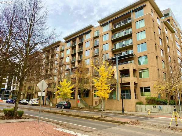 701 Columbia St APT 202, Vancouver, WA 98660