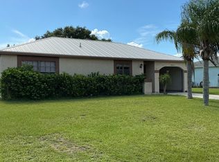 1537 SE Arenson Ln, Port Saint Lucie, FL 34952