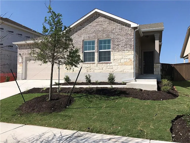 720 Mallow Rd — Photo 2
