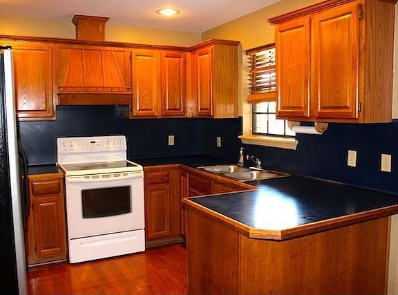3rd image of 2605 Lou Ann Ln