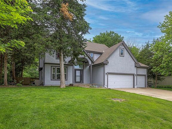 3rd image of 8466 Frederick Dr