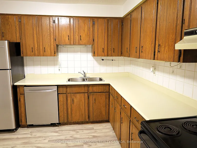 80 Halsey Ave — Photo 5