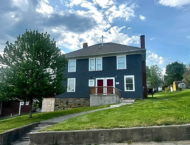 296 Pocahontas Ave — Photo 1