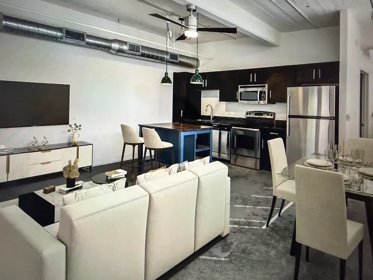 1401 S Flores St #216 — Photo 6
