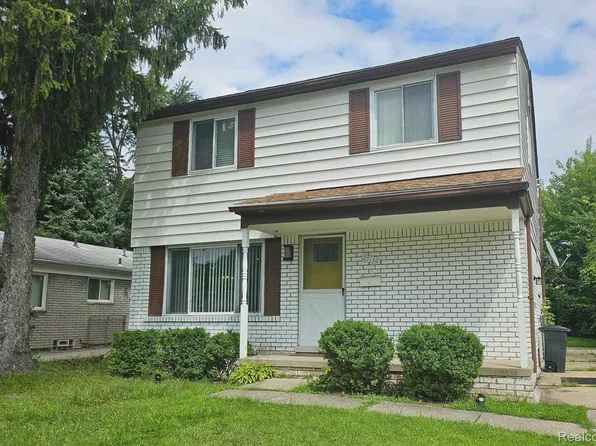 29132 Fairfax St, Southfield, MI 48076