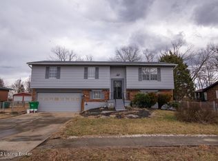 173 Indiana Trl, Radcliff, KY 40160