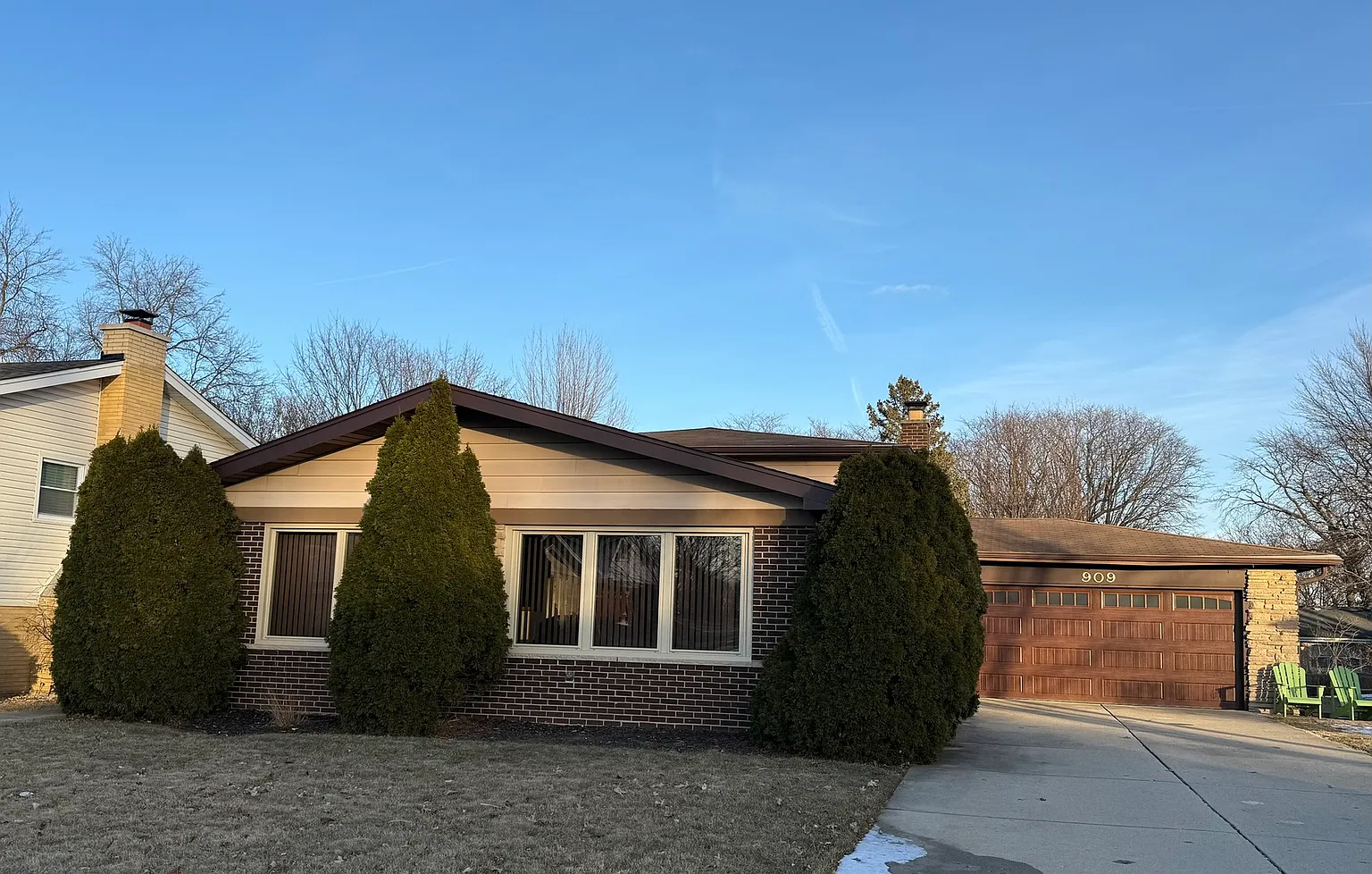 909 S Waverly Pl photo 1