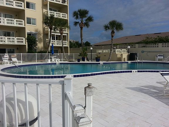 3rd image of 3606 S Peninsula Dr APT 101
