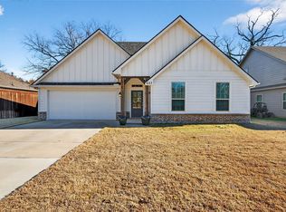 627 N Preston Ave, Van Alstyne, TX 75495