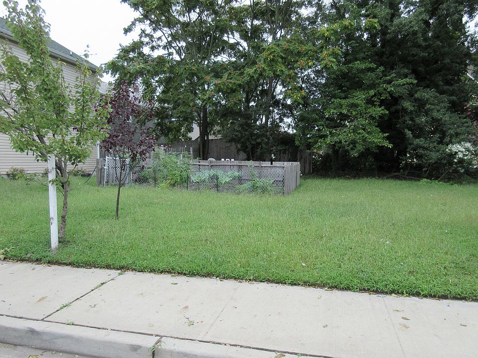 1st image of 10 Avenue A