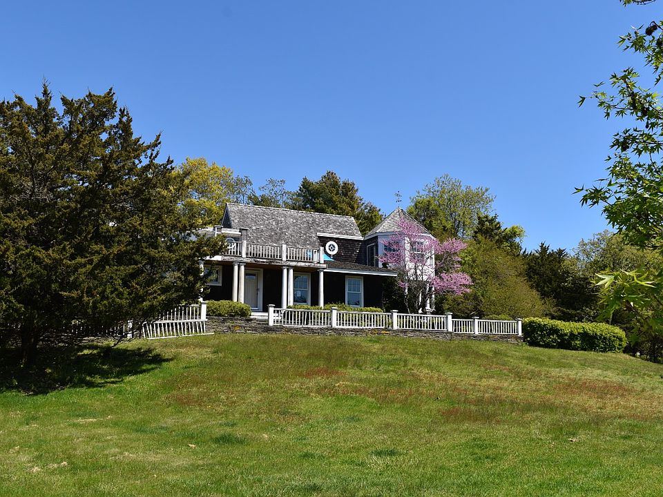 1st image of 411 Woodland Dr