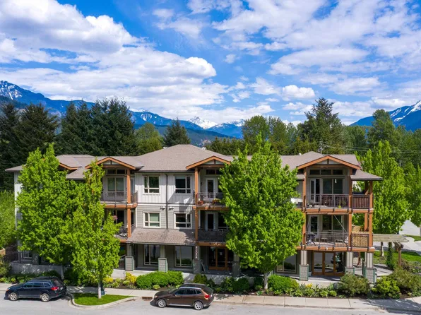 7450 Prospect St #4, Pemberton, BC V0N 2L1