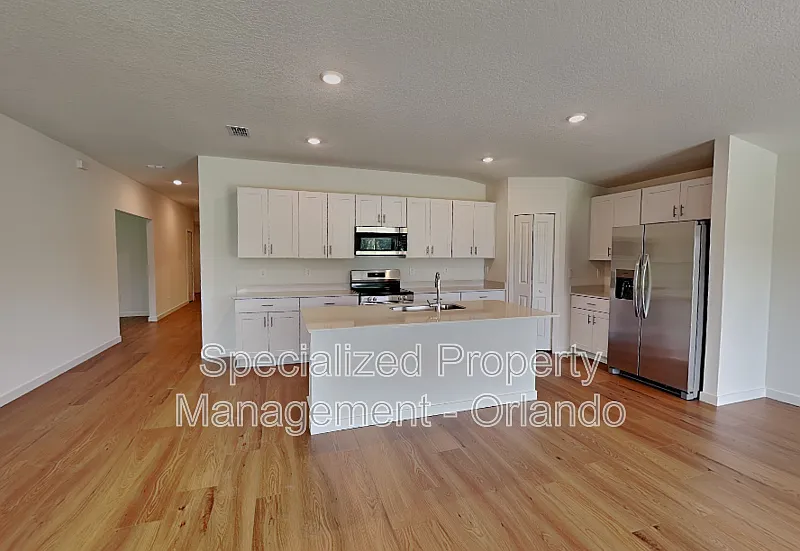 4 bed, 3.0 bath, 2173 sqft, $2,350 — Photo 3