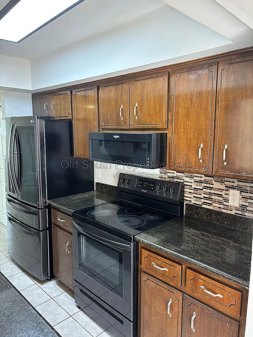 2 bed, 2.5 bath, 1408 sqft, $1,500 — Photo 4