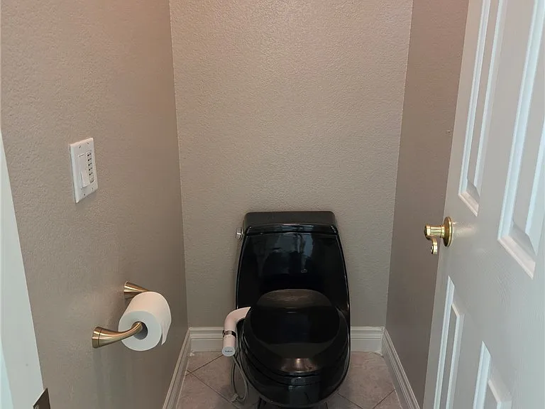 506 Melrose Heights St — Photo 8