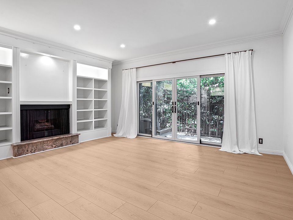 Sliders out to front balcony