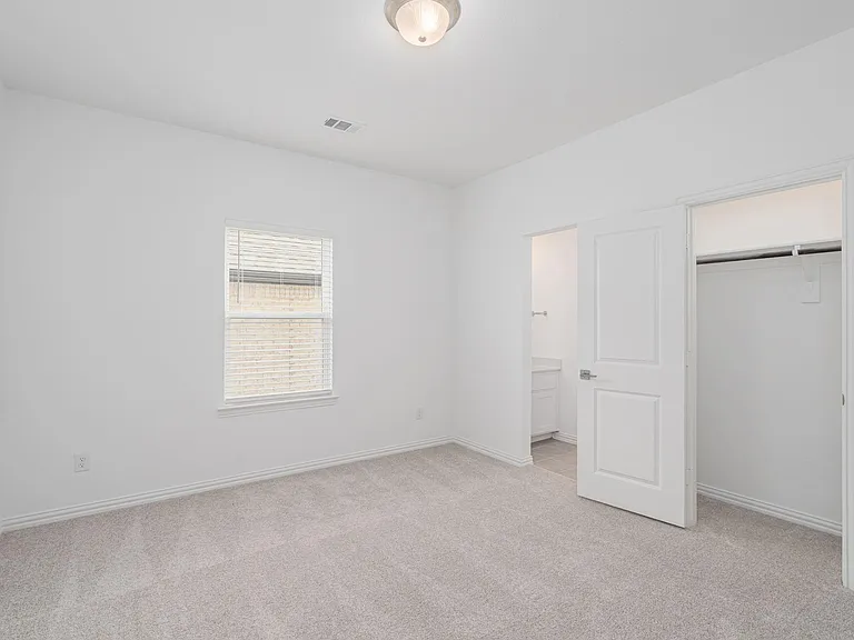 908 Utica Dr — Photo 33