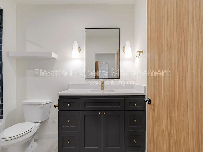 844 NW 43rd St #202 — Photo 28
