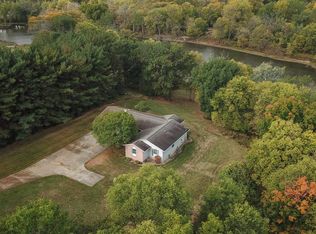 706 12th St SE, Waverly, IA 50677